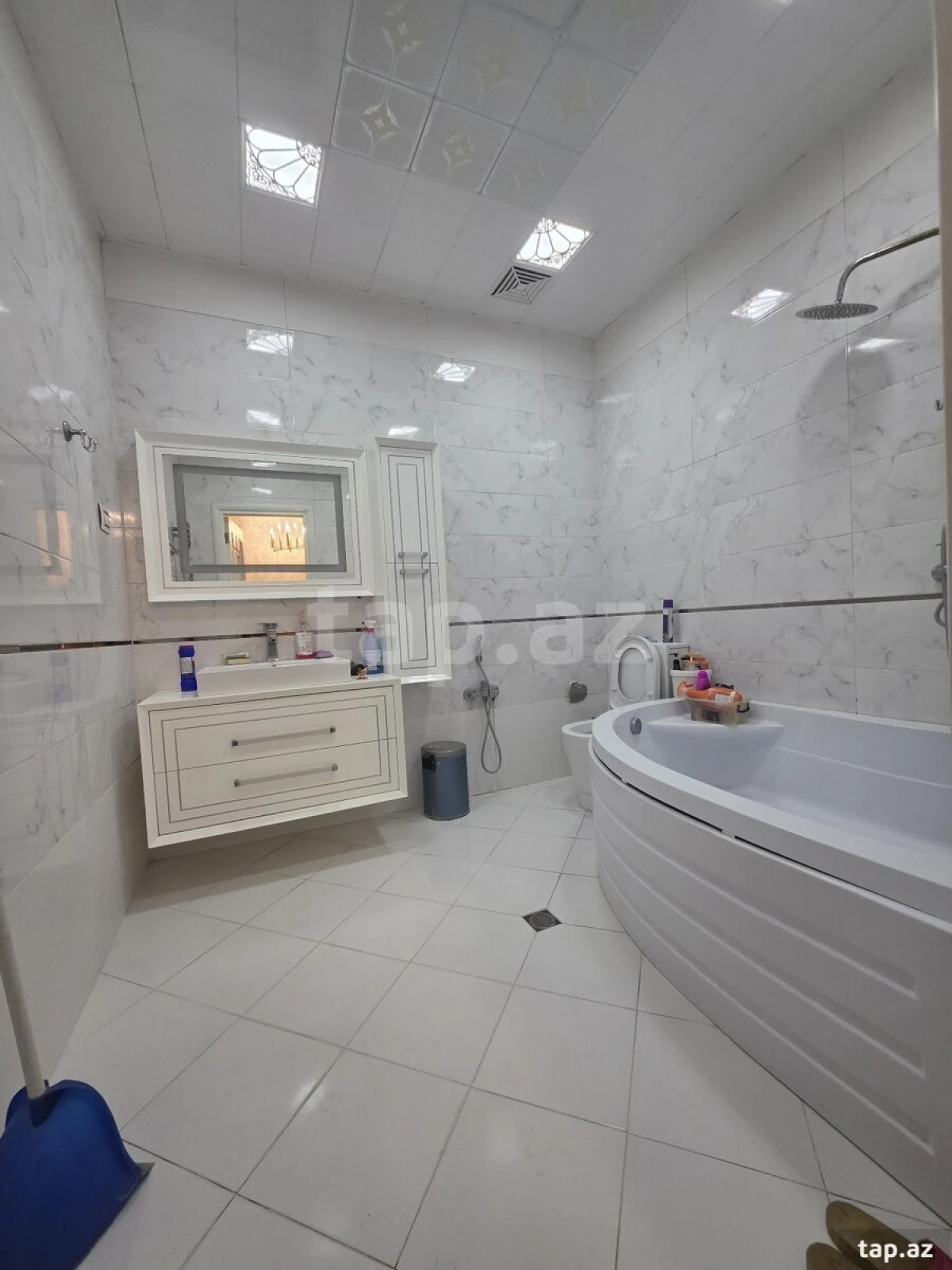 Satılır 3 otaqlı yeni tikili 131 m²