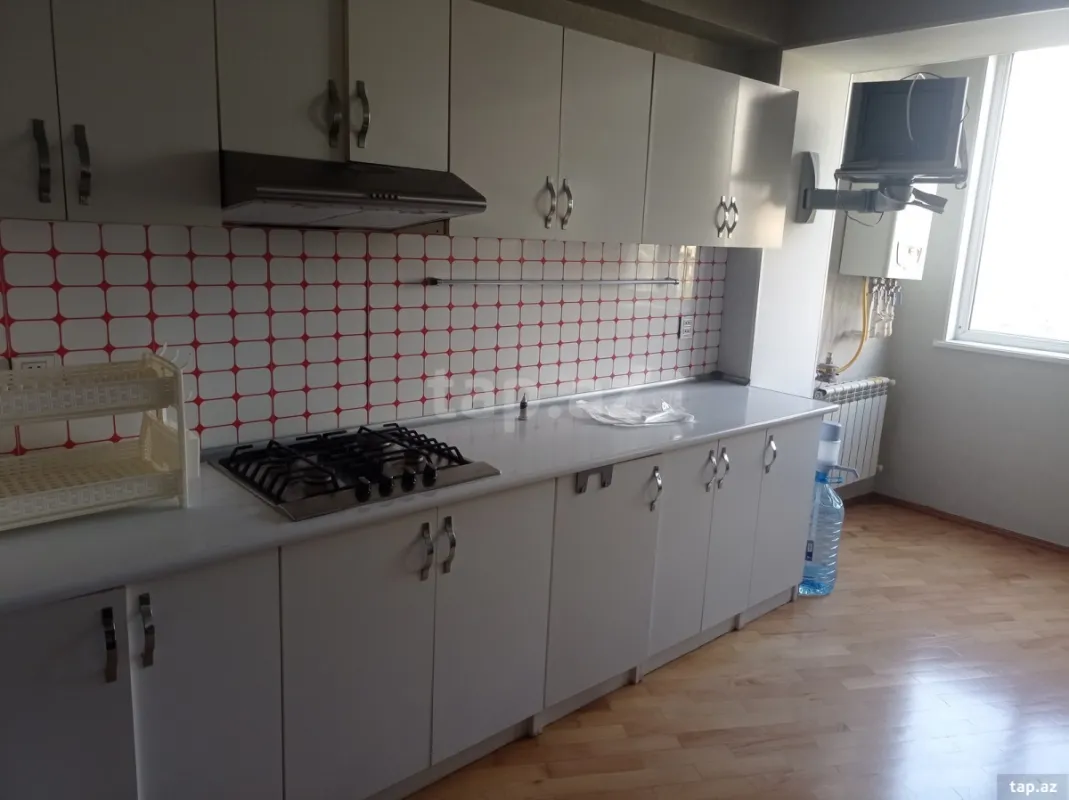 Kirayə verilir 2 otaqlı mənzil 75 m²
