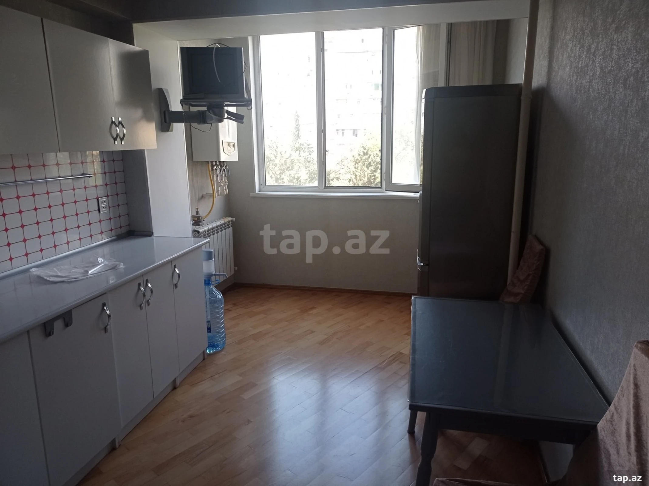 Kirayə verilir 2 otaqlı mənzil 75 m²