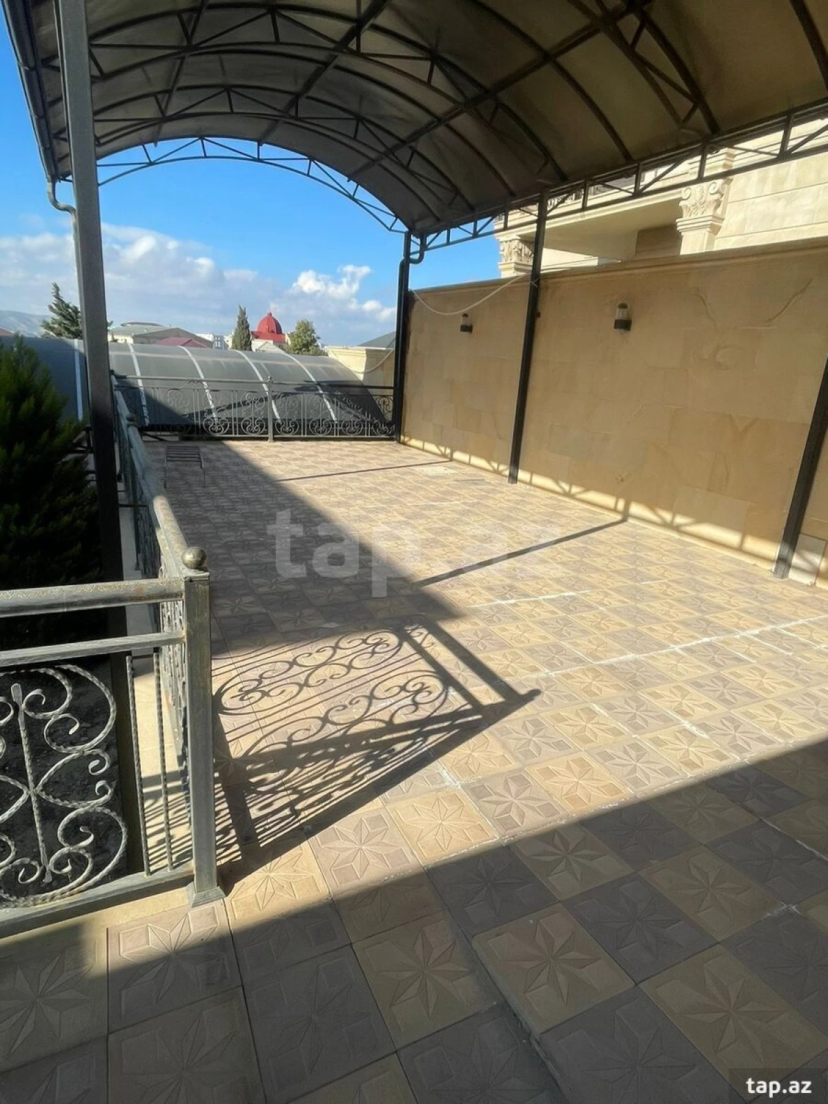 Kirayə verilir 9 otaqlı həyət evi