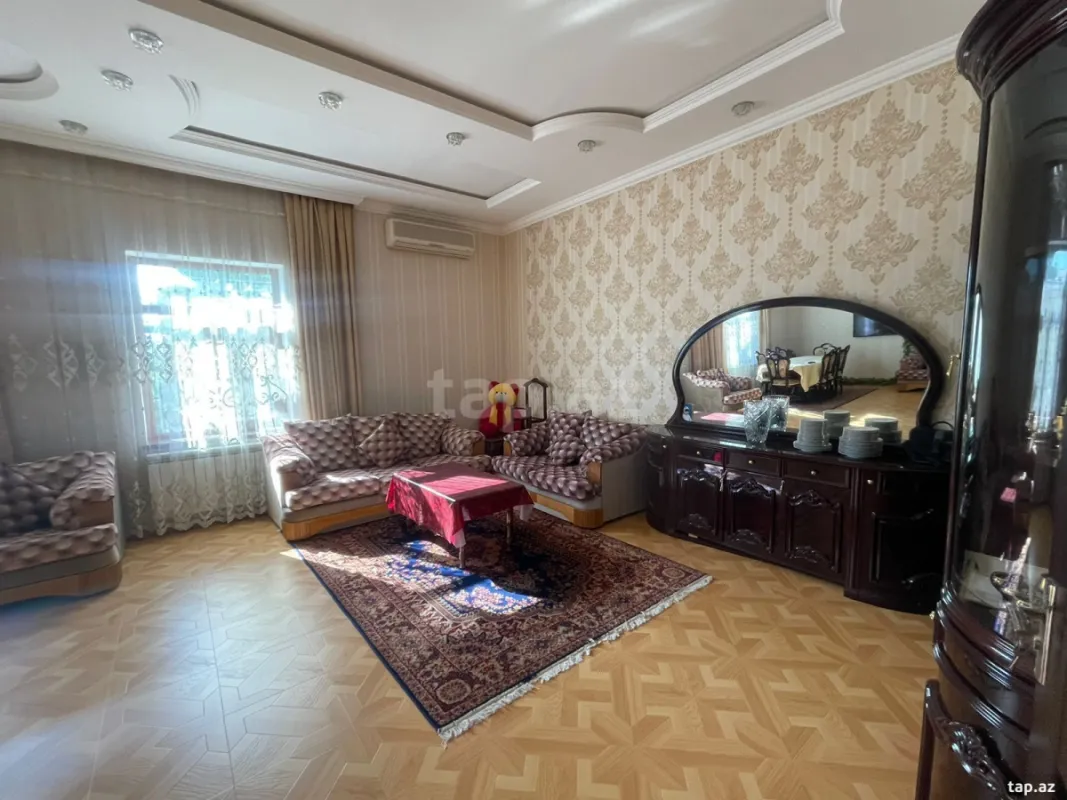 Kirayə verilir 9 otaqlı həyət evi