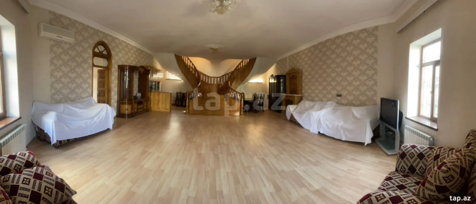 Kirayə verilir 9 otaqlı həyət evi