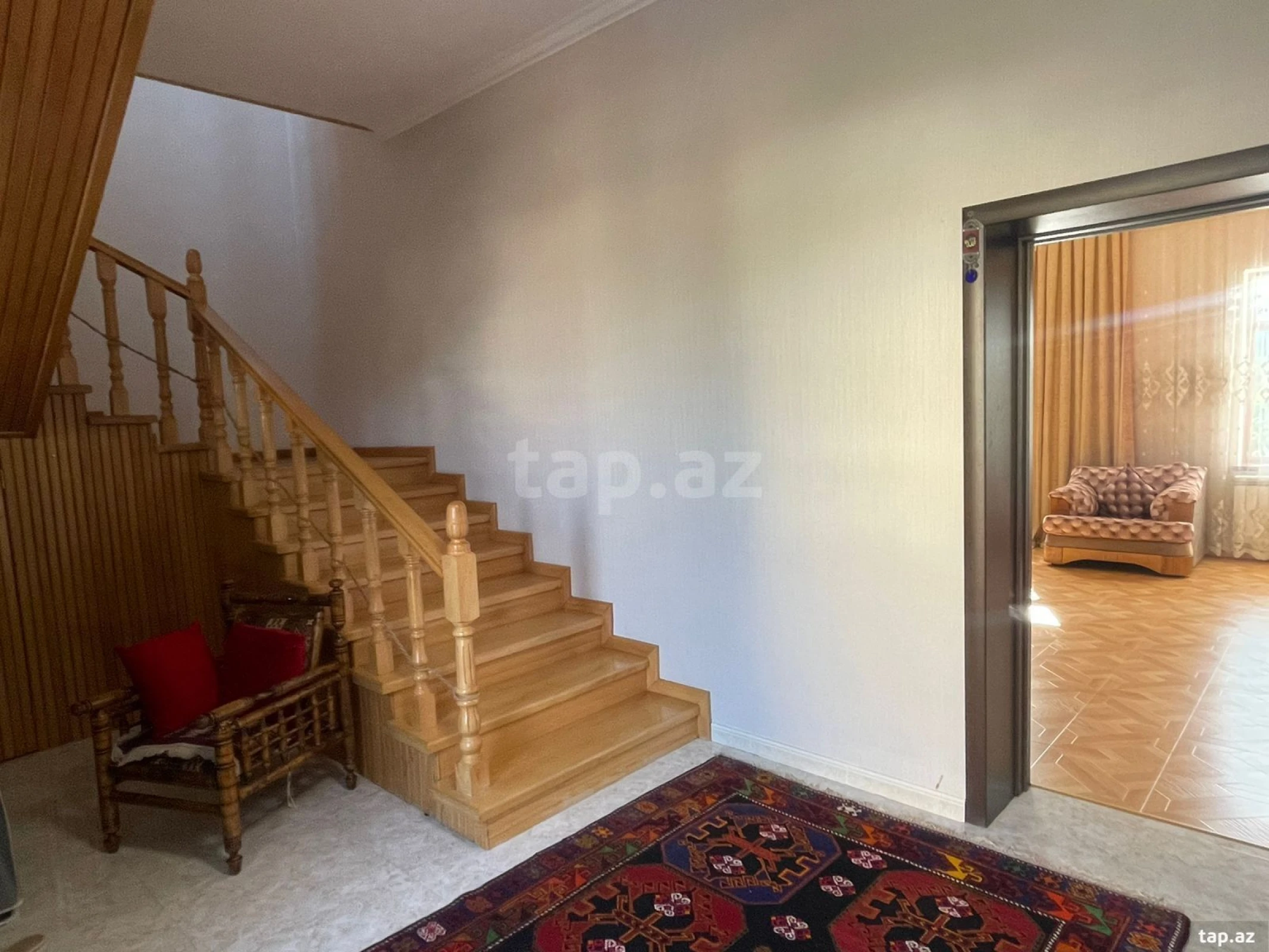 Kirayə verilir 9 otaqlı həyət evi