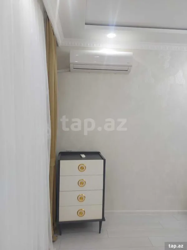 Kirayə verilir 2 otaqlı yeni tikili 76 m²