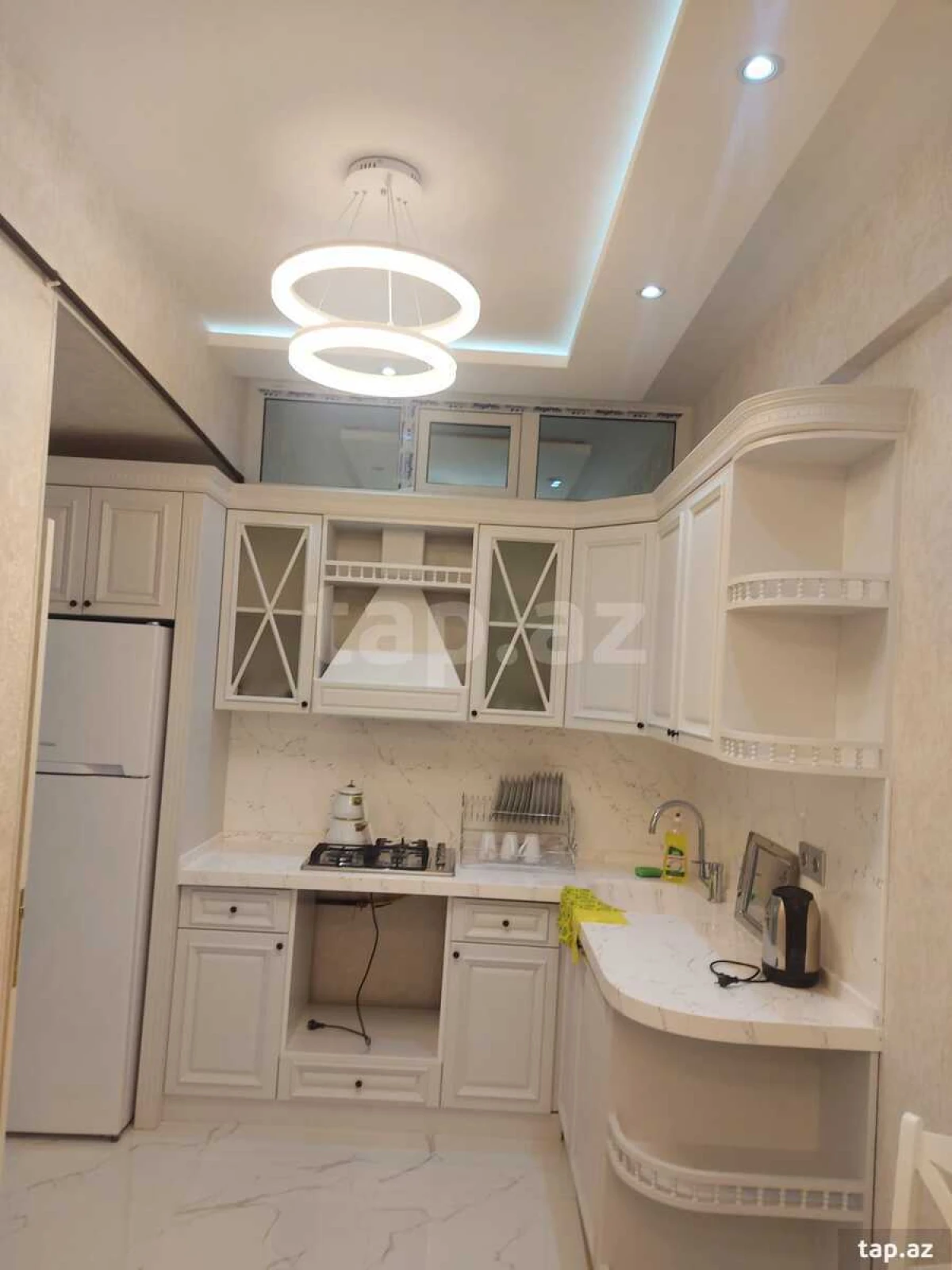 Kirayə verilir 2 otaqlı yeni tikili 76 m²