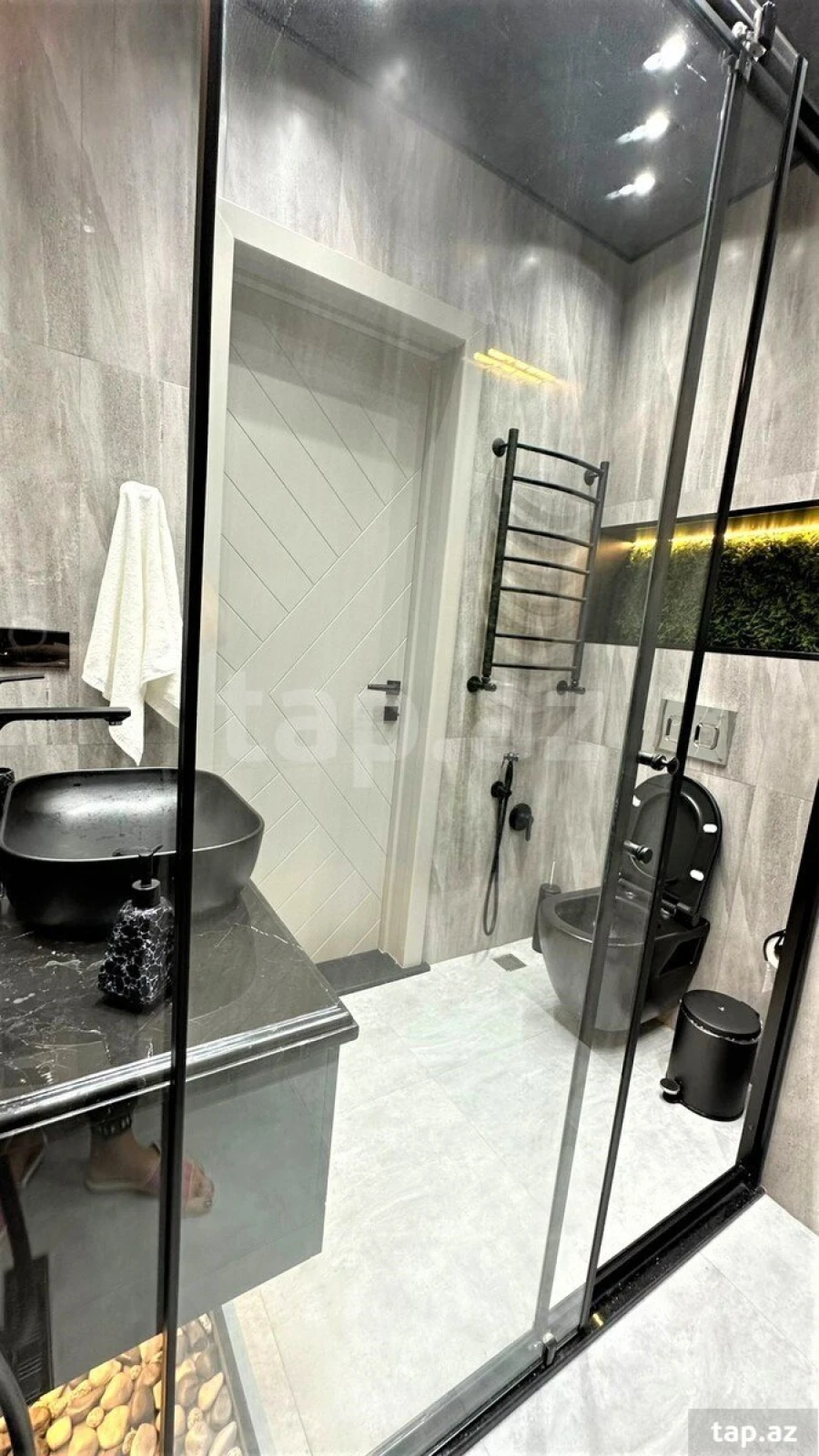 Kirayə verilir 3 otaqlı yeni tikili 180 m²