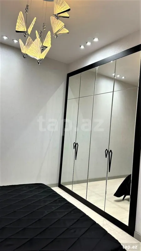 Kirayə verilir 3 otaqlı yeni tikili 180 m²