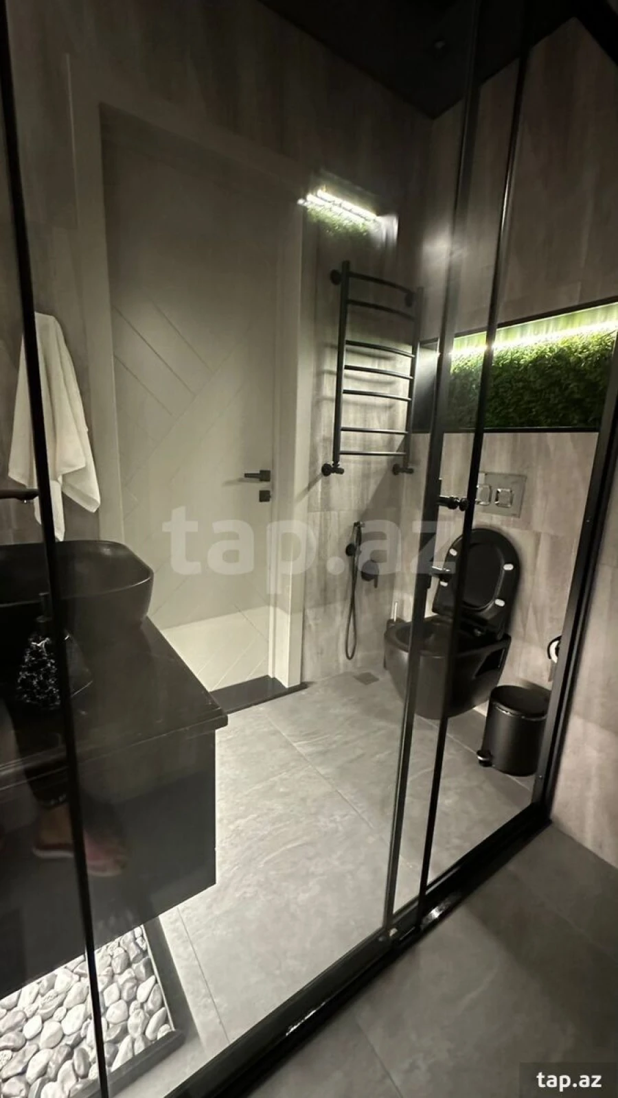 Kirayə verilir 3 otaqlı yeni tikili 180 m²