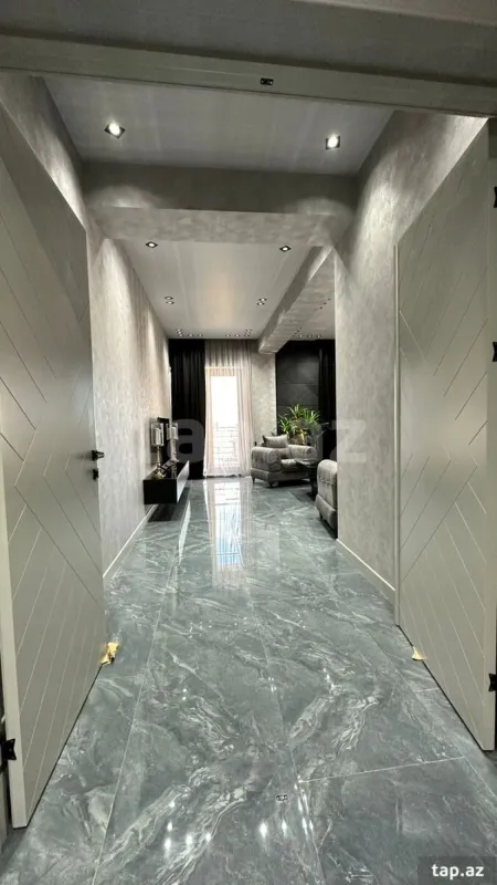 Kirayə verilir 3 otaqlı yeni tikili 180 m²