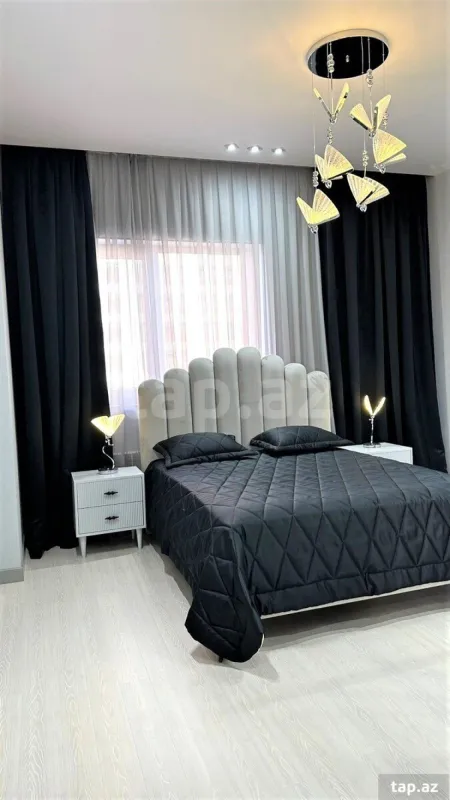 Kirayə verilir 3 otaqlı yeni tikili 180 m²