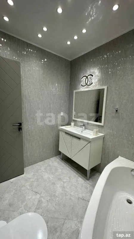 Kirayə verilir 3 otaqlı yeni tikili 180 m²