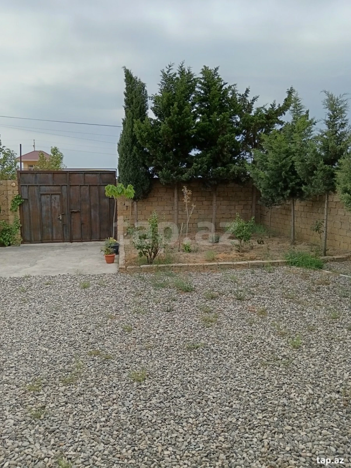 Satılır 5 otaqlı həyət evi