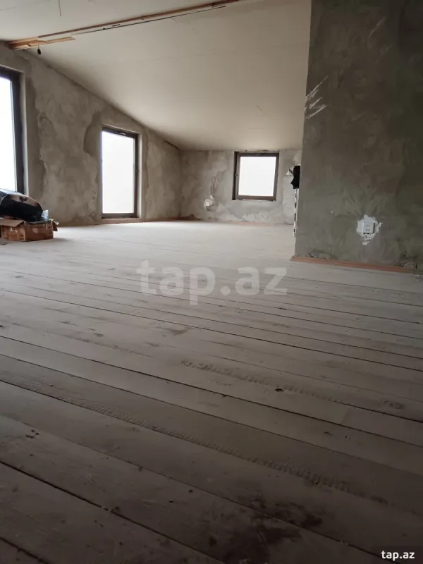 Satılır 5 otaqlı həyət evi