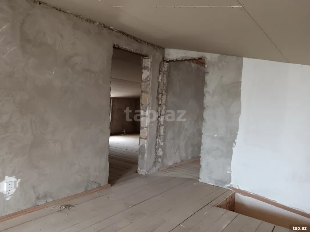 Satılır 5 otaqlı həyət evi