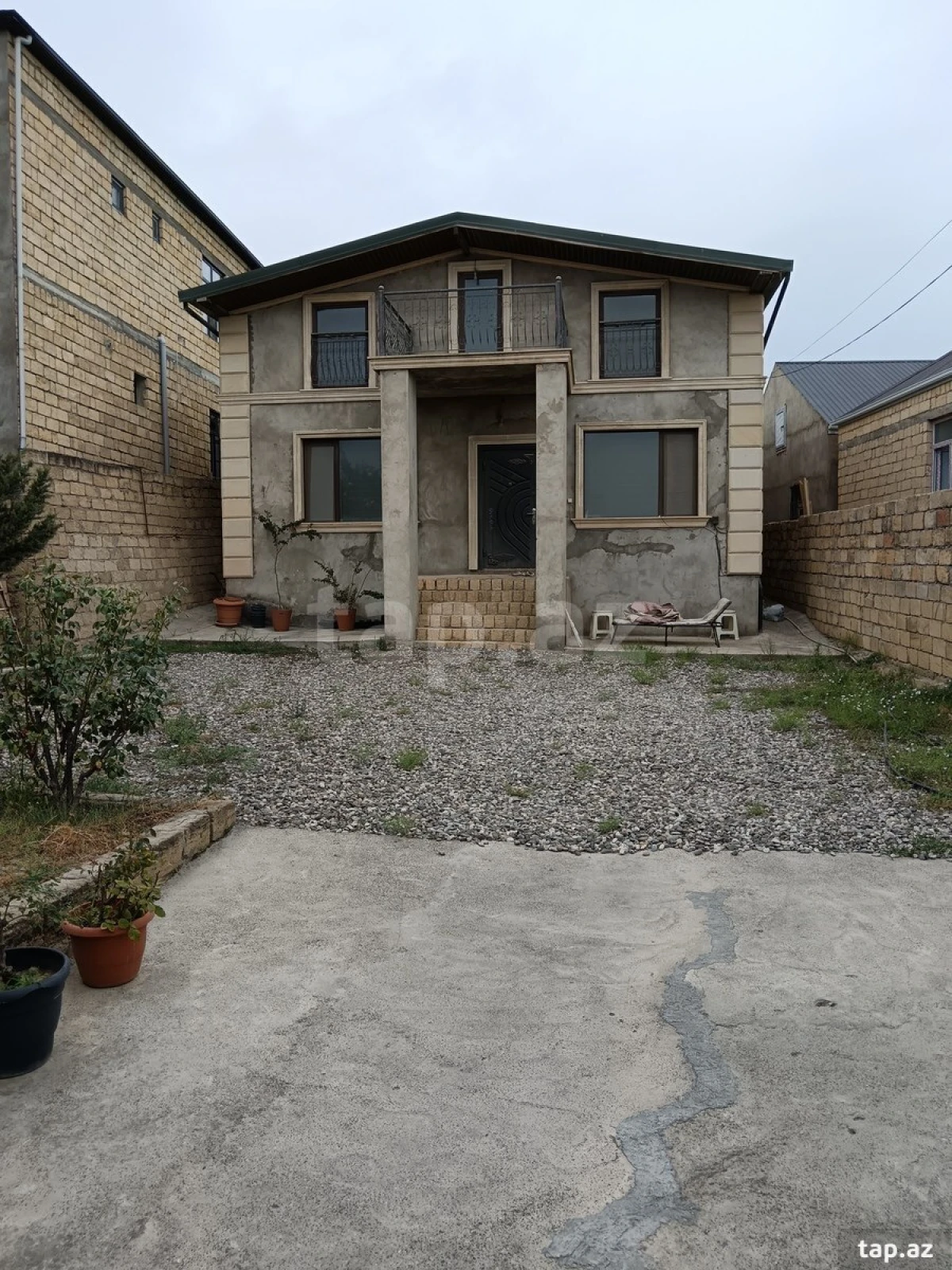 Satılır 5 otaqlı həyət evi