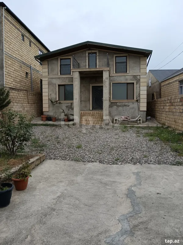 Satılır 5 otaqlı həyət evi