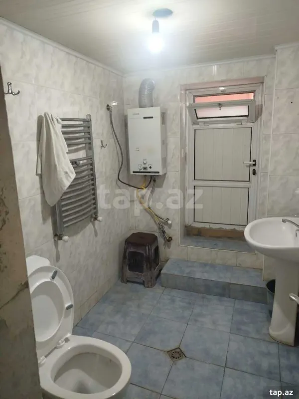 Kirayə verilir 3 otaqlı həyət evi