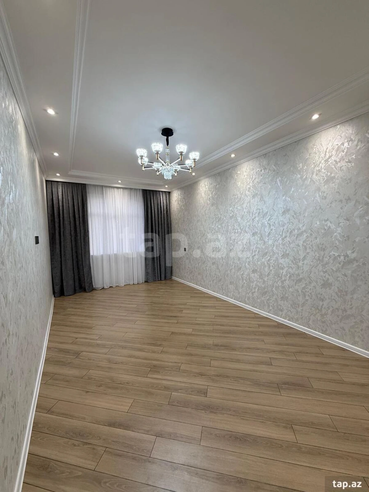 Satılır 3 otaqlı mənzil 82 m²
