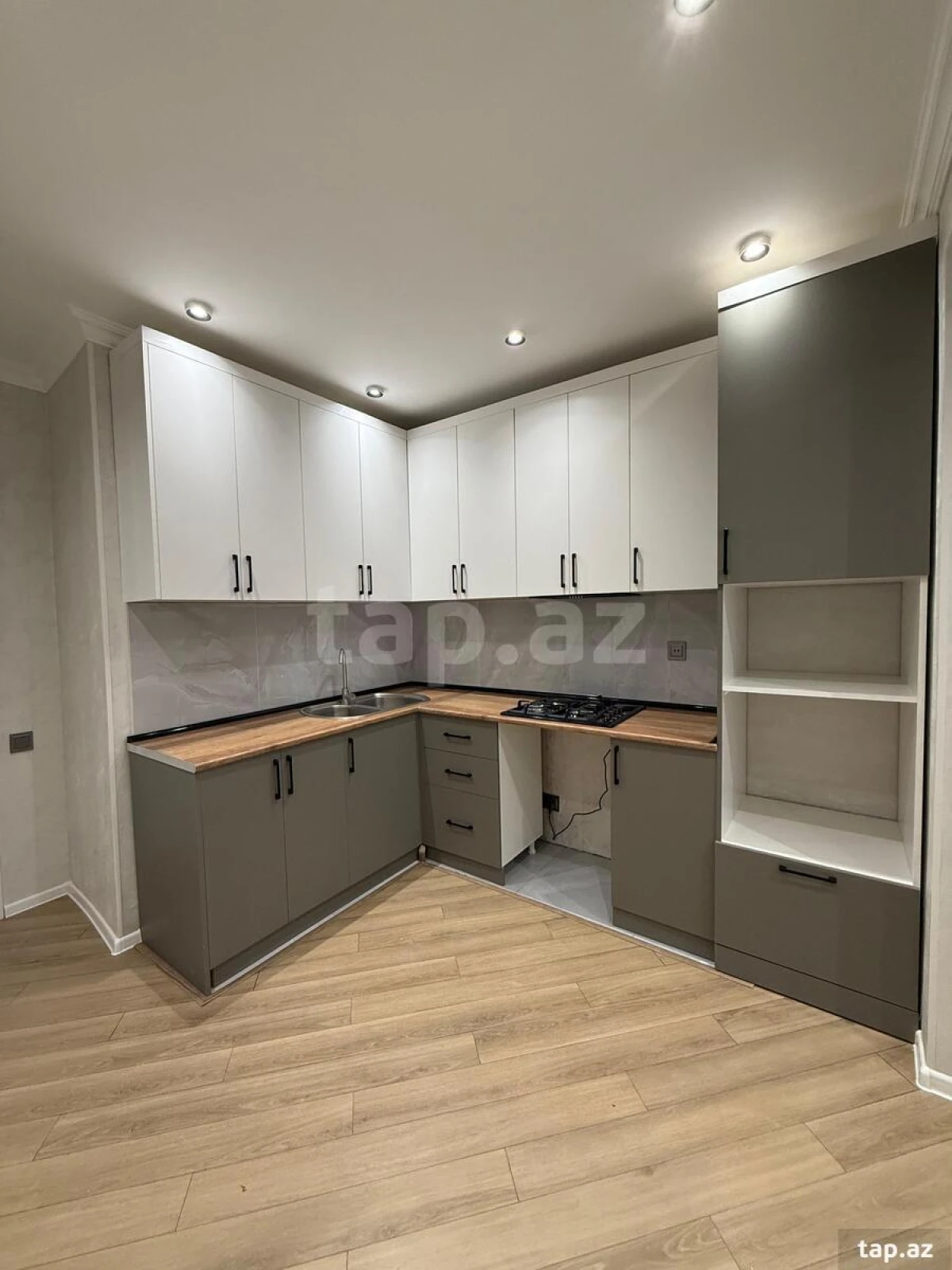 Satılır 3 otaqlı mənzil 82 m²