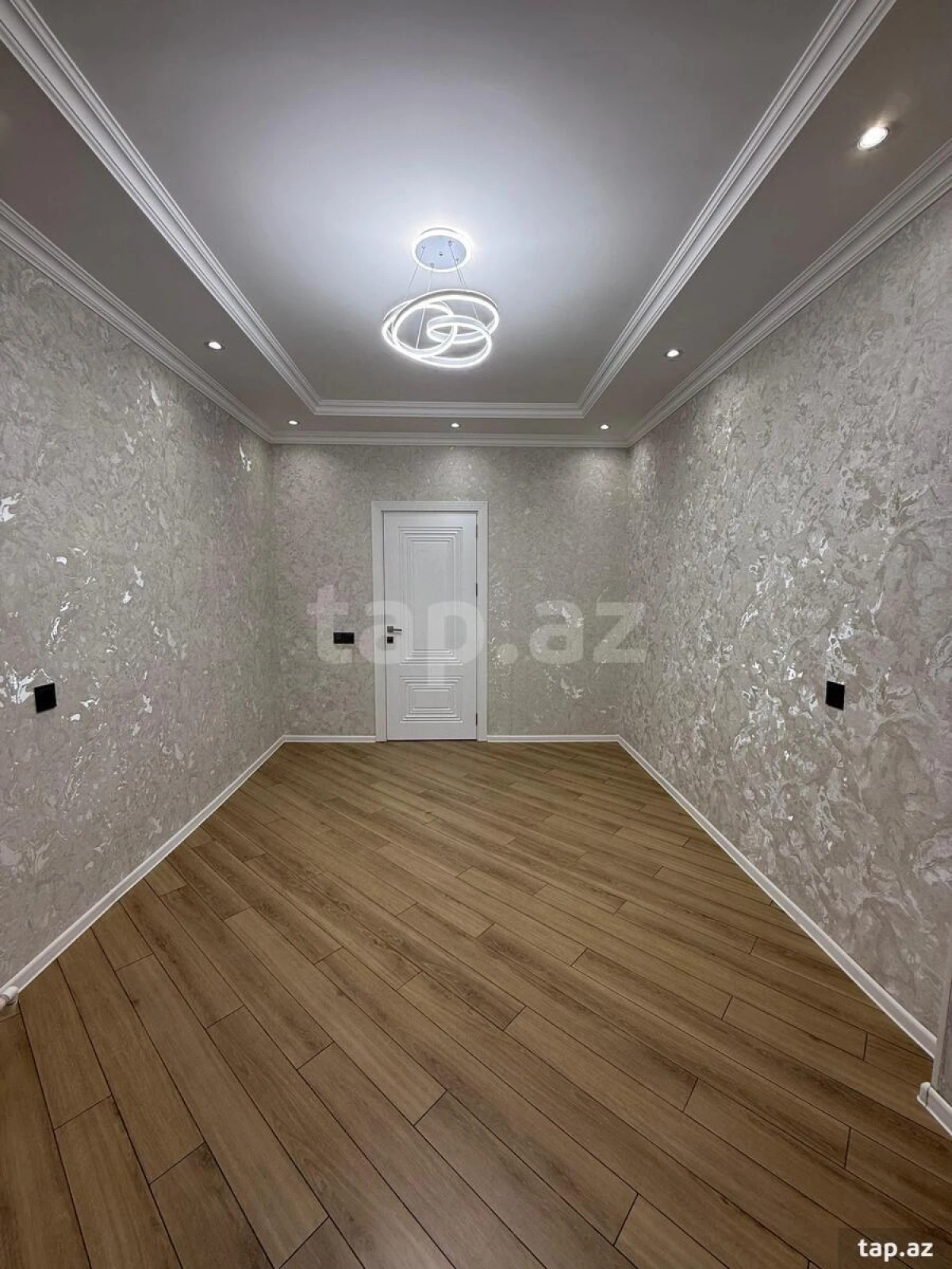 Satılır 3 otaqlı mənzil 82 m²