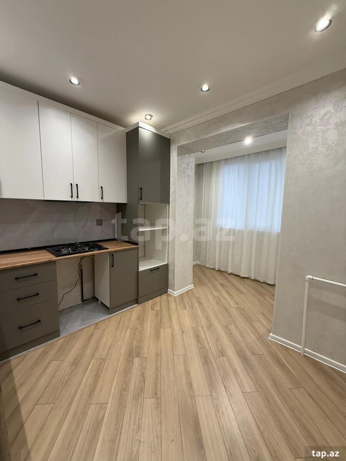 Satılır 3 otaqlı mənzil 82 m²