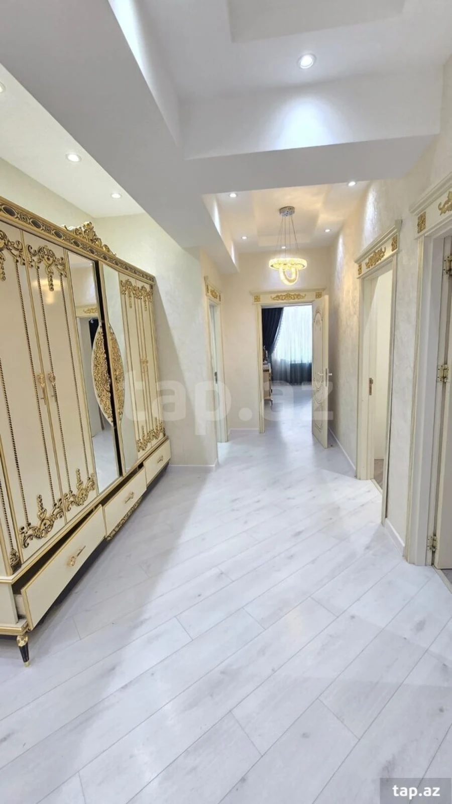 Satılır 3 otaqlı yeni tikili 125 m²
