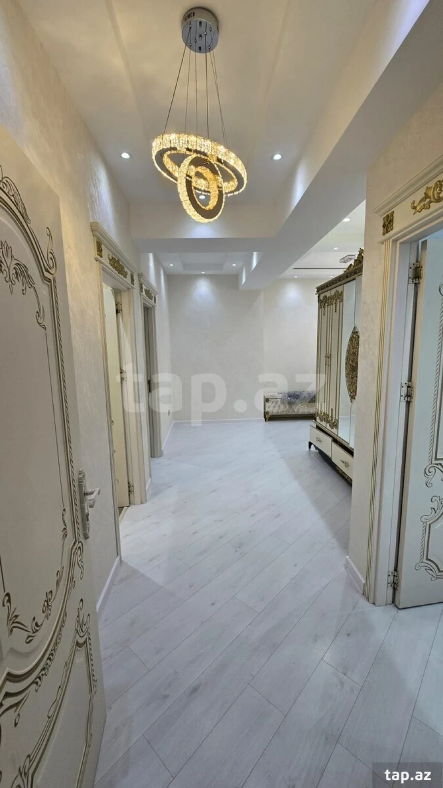 Satılır 3 otaqlı yeni tikili 125 m²