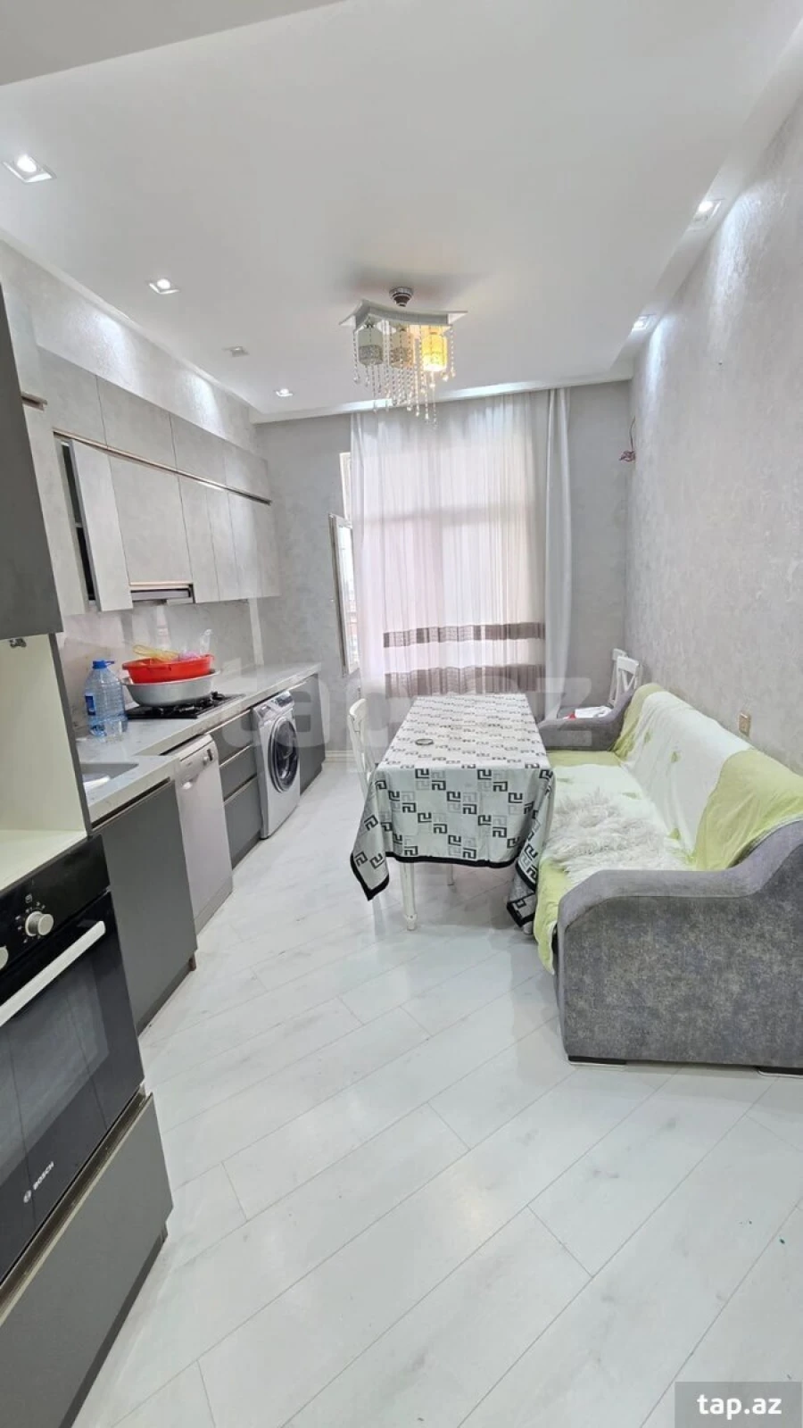 Satılır 3 otaqlı yeni tikili 125 m²
