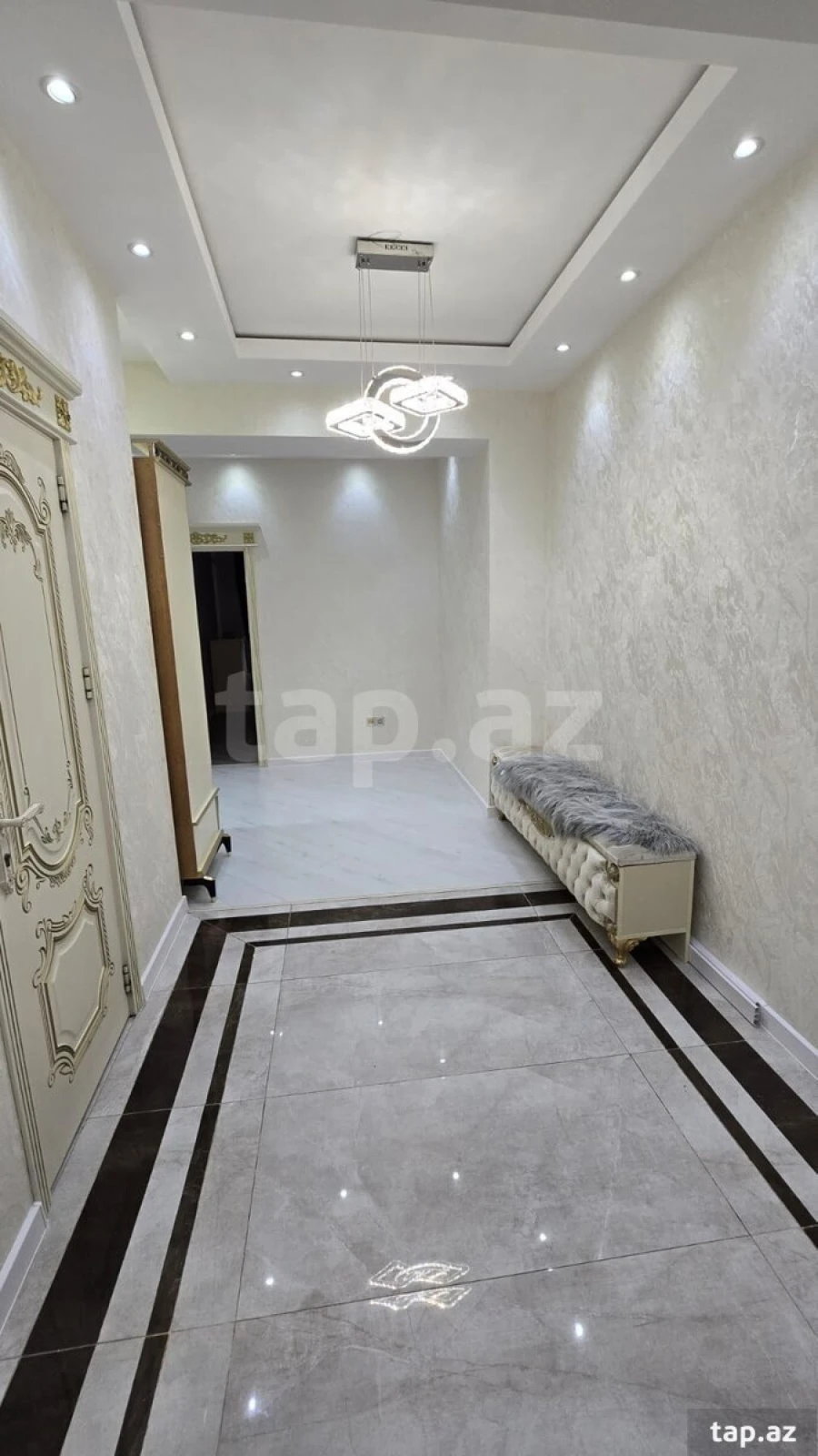 Satılır 3 otaqlı yeni tikili 125 m²