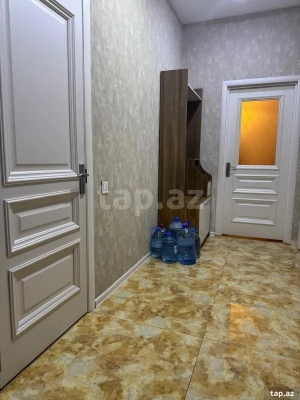 Kirayə verilir 3 otaqlı yeni tikili 75 m²