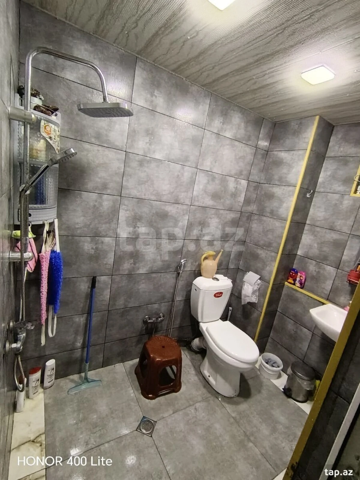 Satılır 8 otaqlı həyət evi