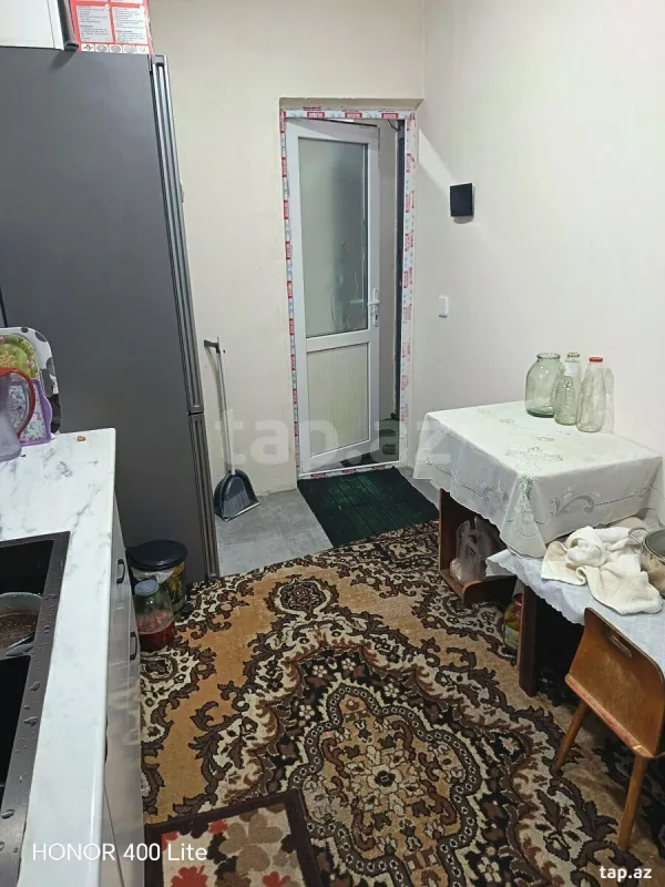 Satılır 8 otaqlı həyət evi