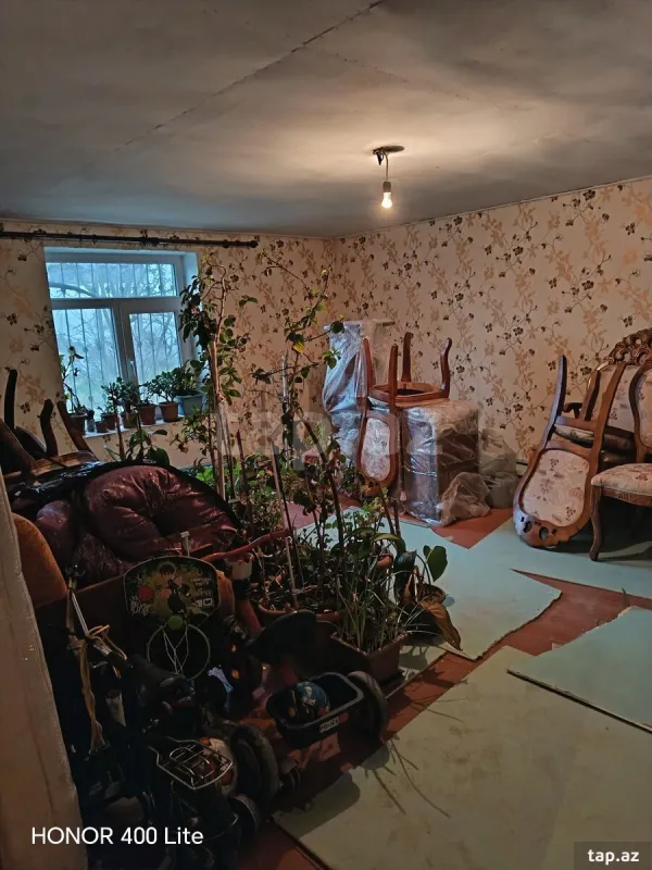 Satılır 8 otaqlı həyət evi