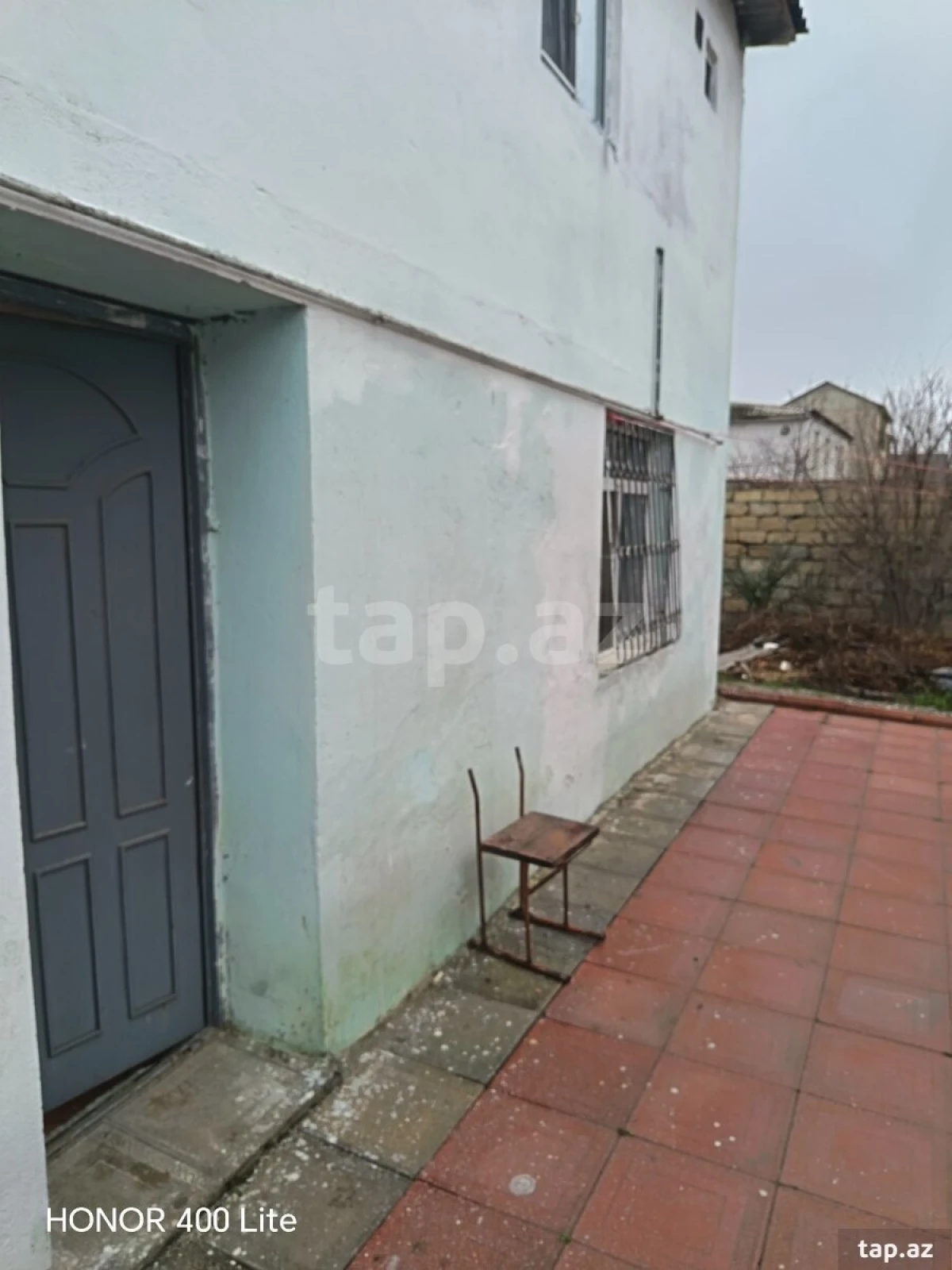 Satılır 8 otaqlı həyət evi