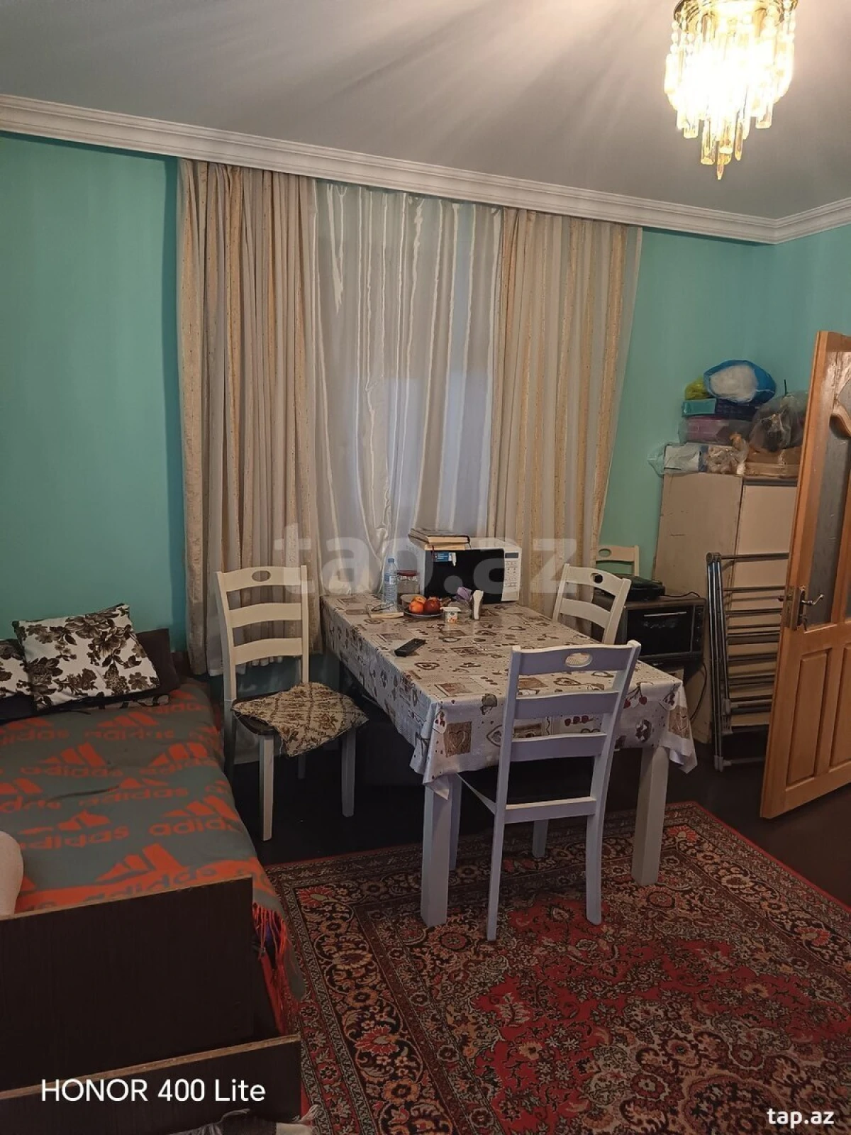 Satılır 8 otaqlı həyət evi