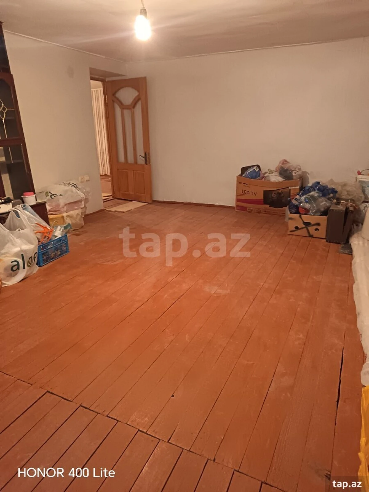 Satılır 8 otaqlı həyət evi