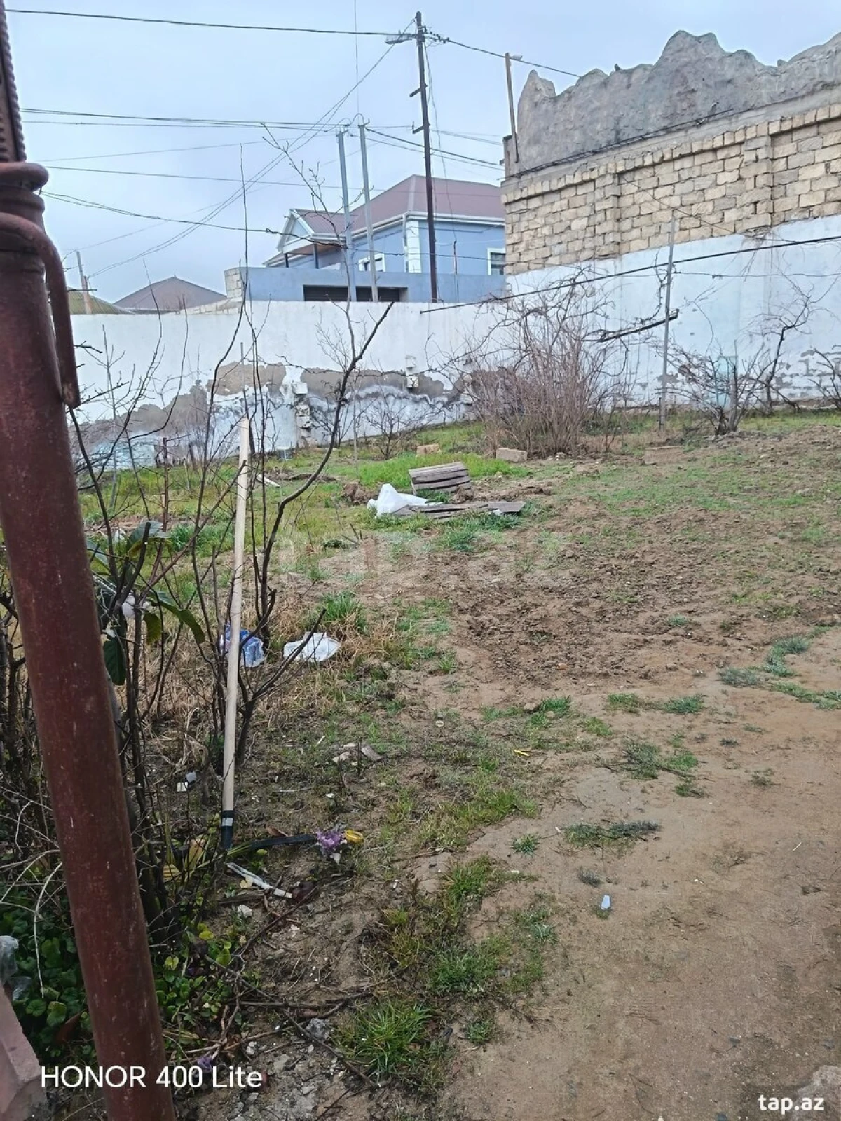 Satılır 8 otaqlı həyət evi