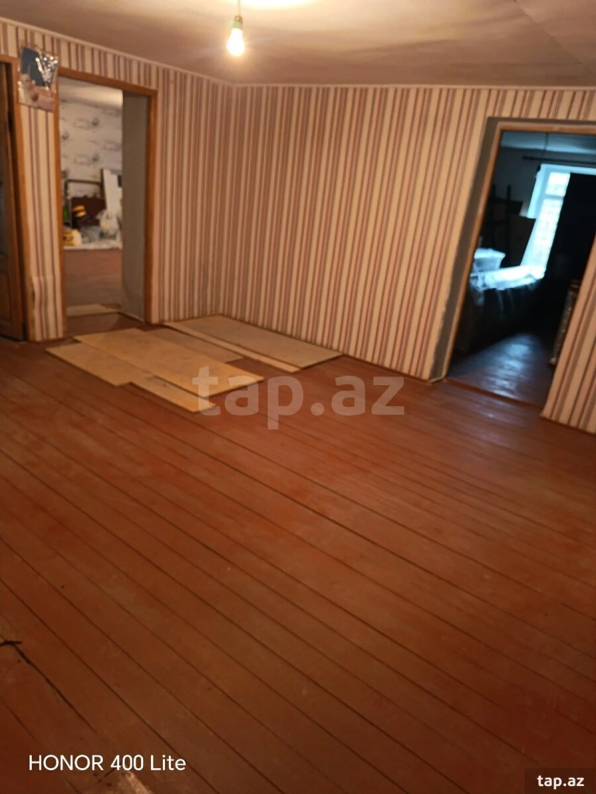 Satılır 8 otaqlı həyət evi