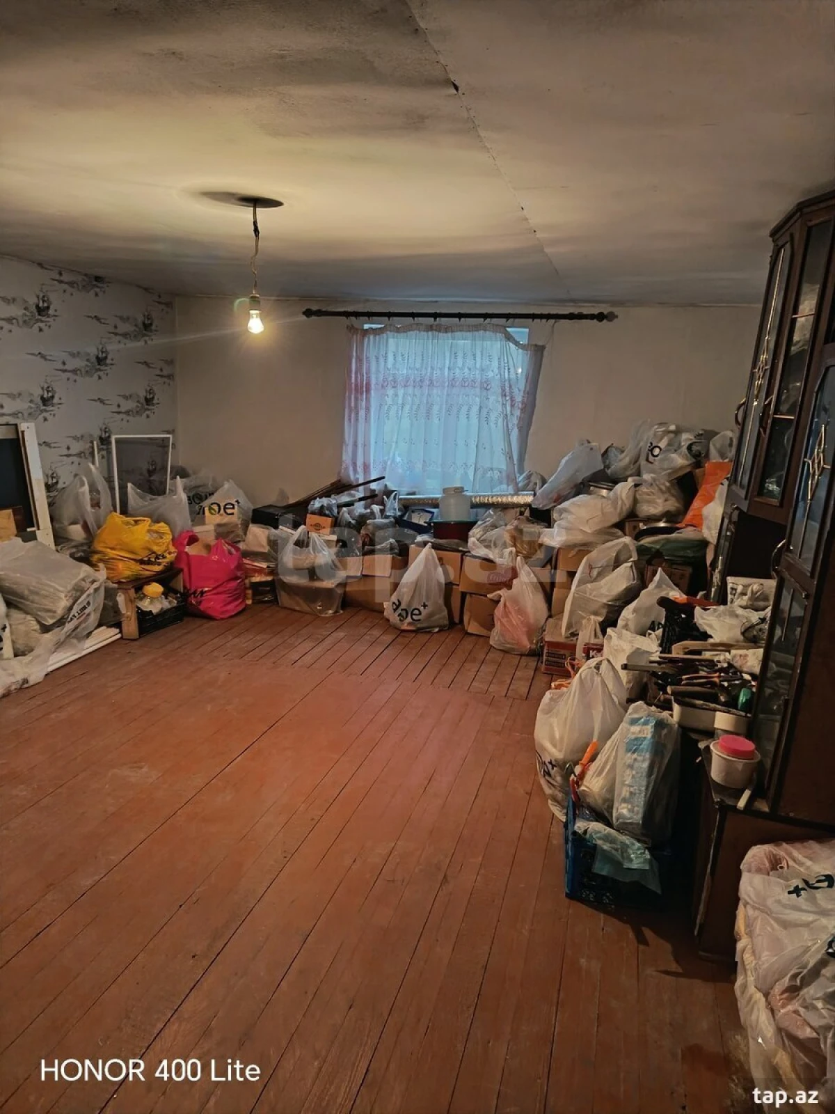 Satılır 8 otaqlı həyət evi