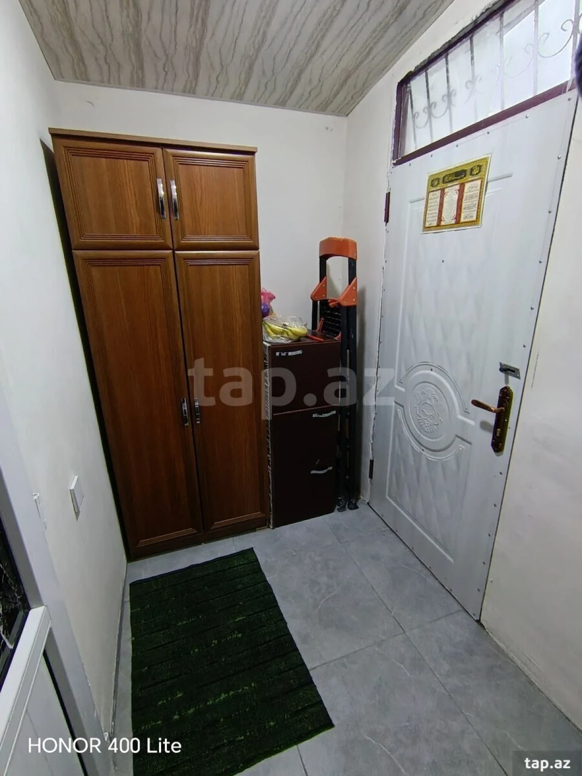 Satılır 8 otaqlı həyət evi