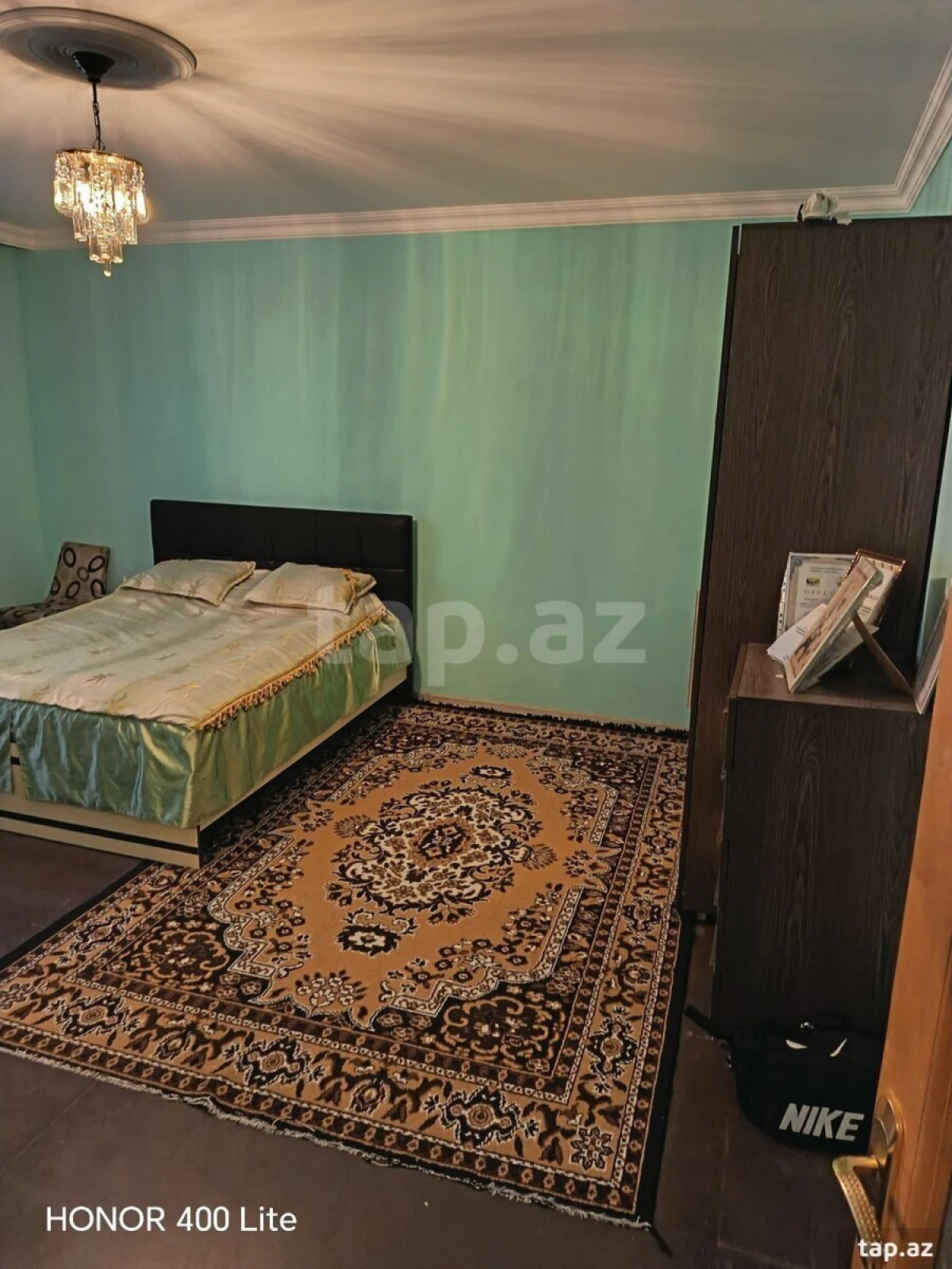 Satılır 8 otaqlı həyət evi