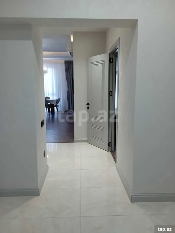 Kirayə verilir 2 otaqlı yeni tikili 80 m²