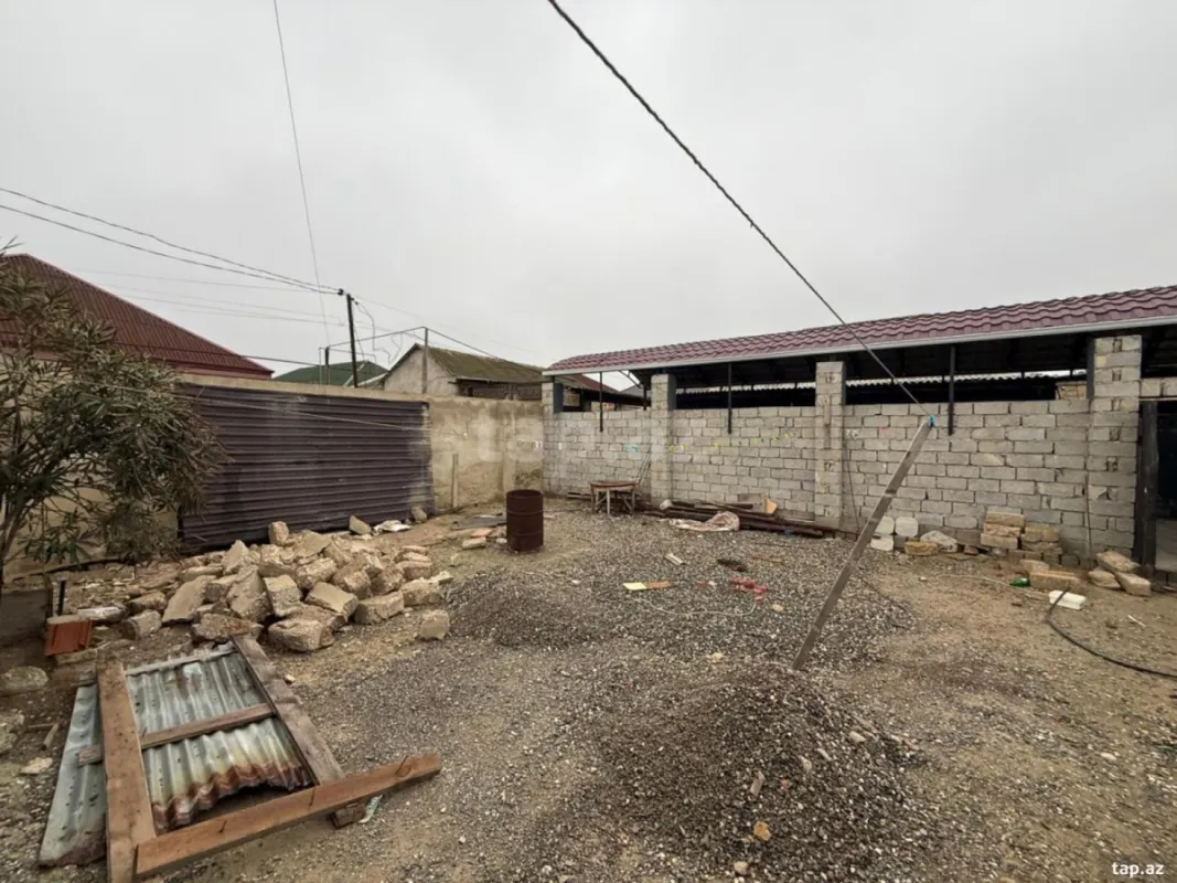 Satılır 4 otaqlı həyət evi