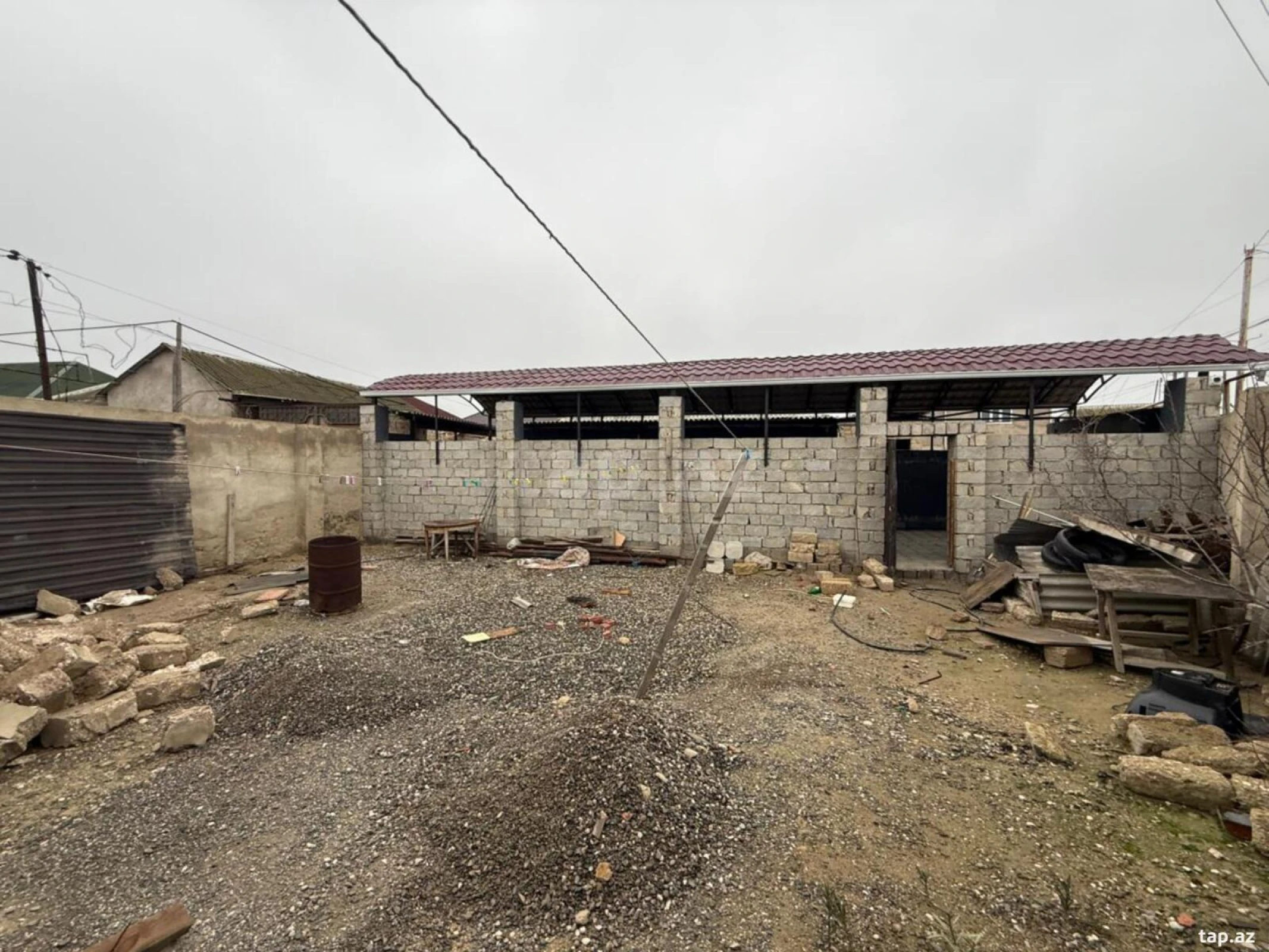 Satılır 4 otaqlı həyət evi