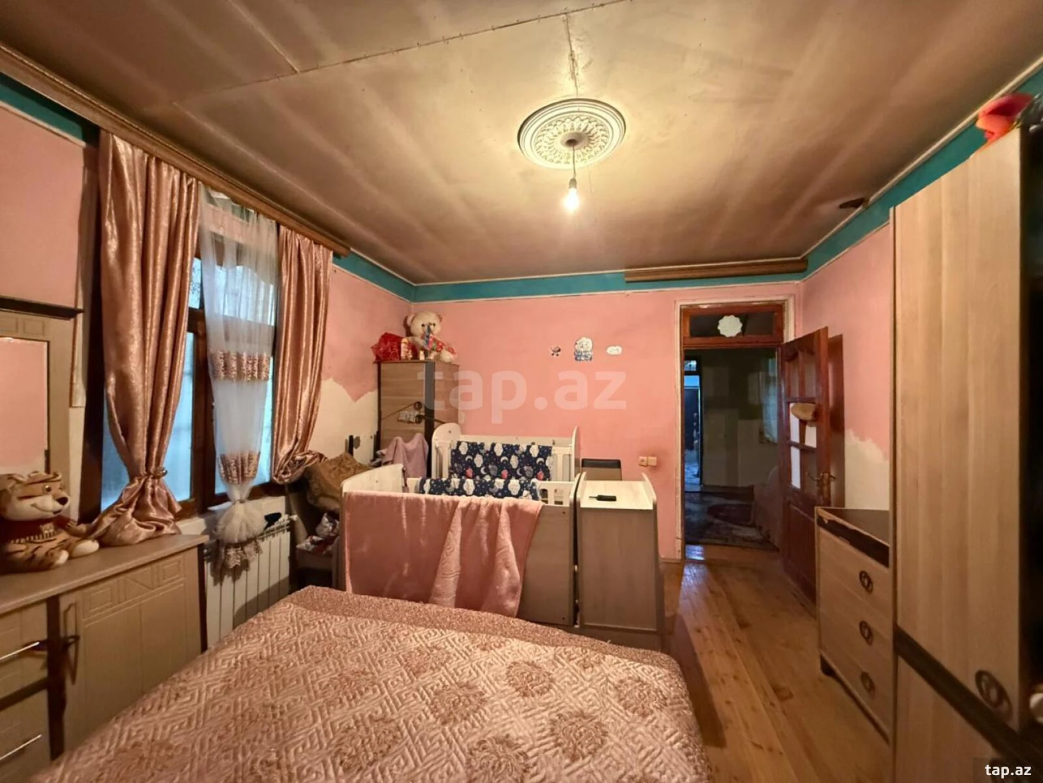 Satılır 4 otaqlı həyət evi