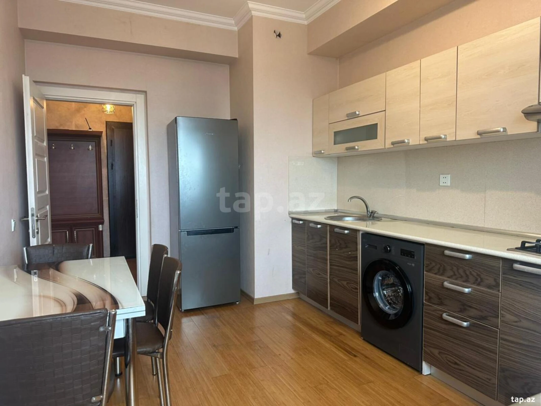 Kirayə verilir 2 otaqlı yeni tikili 80 m²