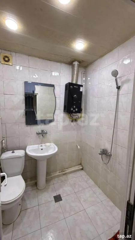 Kirayə verilir 2 otaqlı mənzil 60 m²