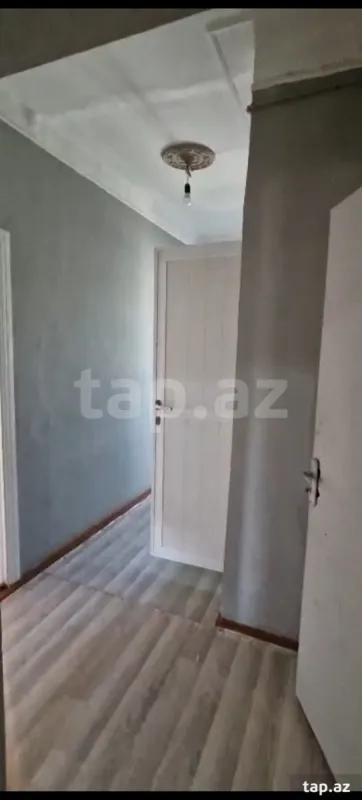 Satılır 4 otaqlı mənzil 80 m²
