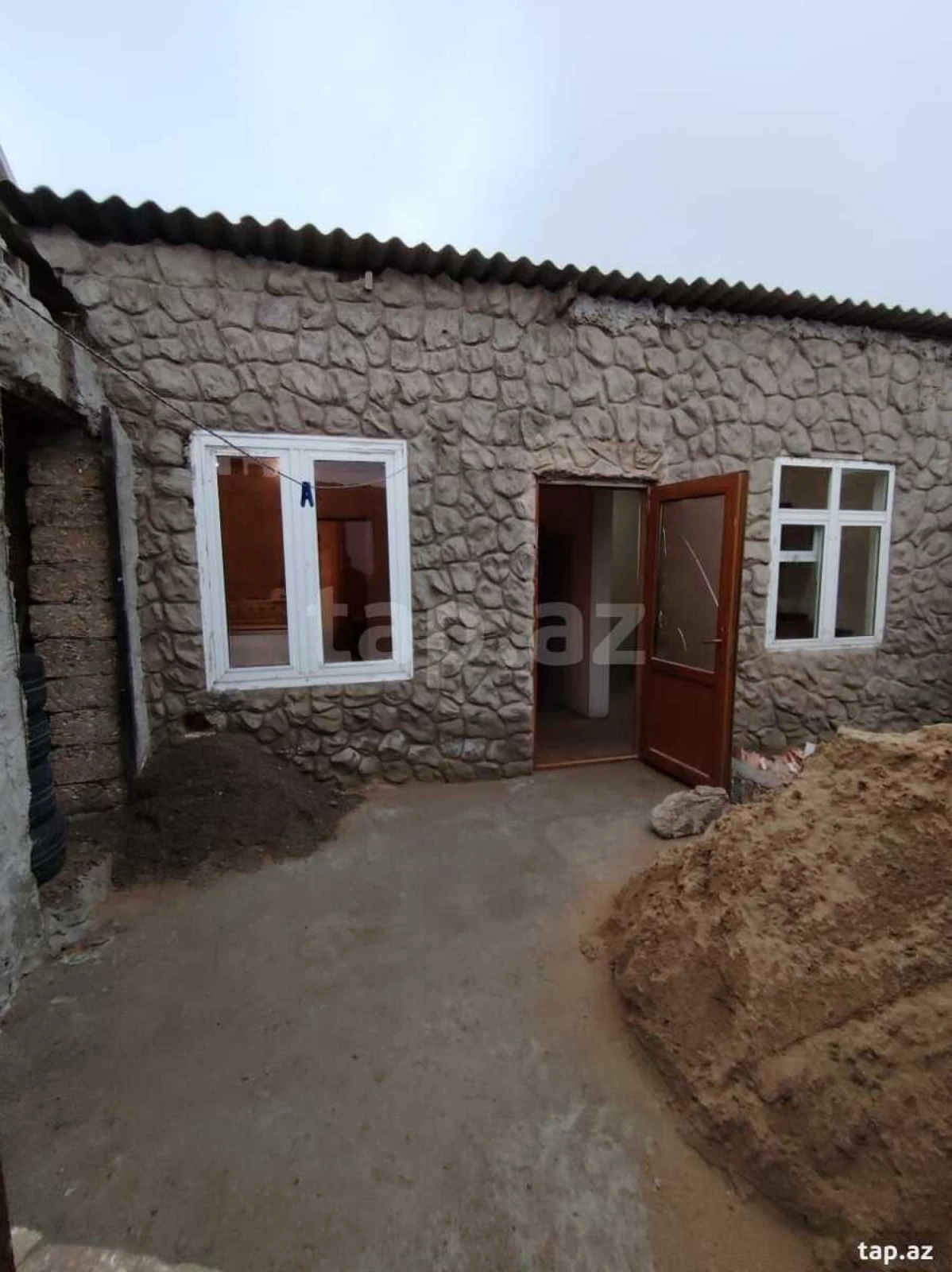 Satılır 3 otaqlı həyət evi