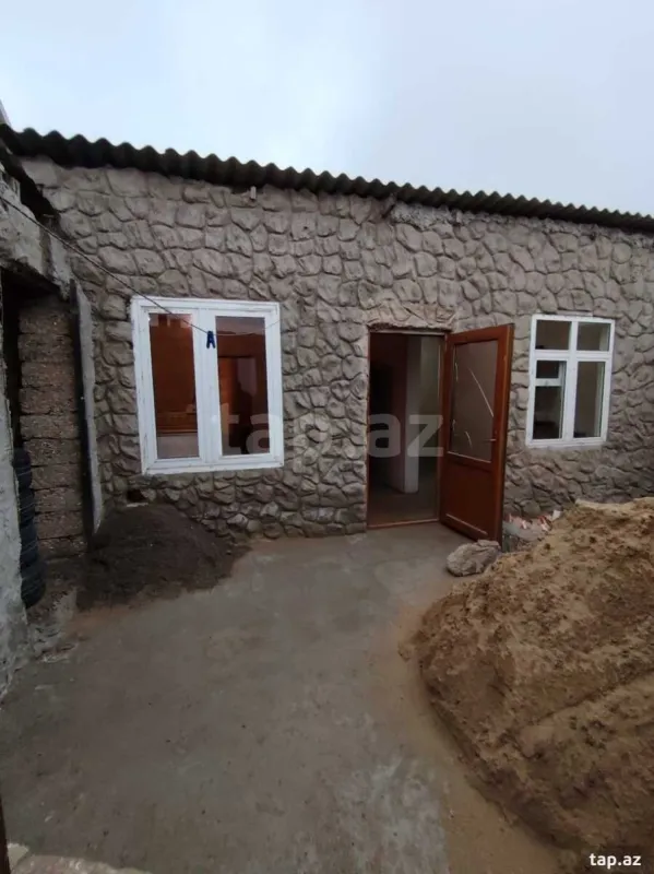 Satılır 3 otaqlı həyət evi